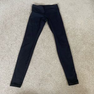 Lululemon wunder under leggings size 6 28”…